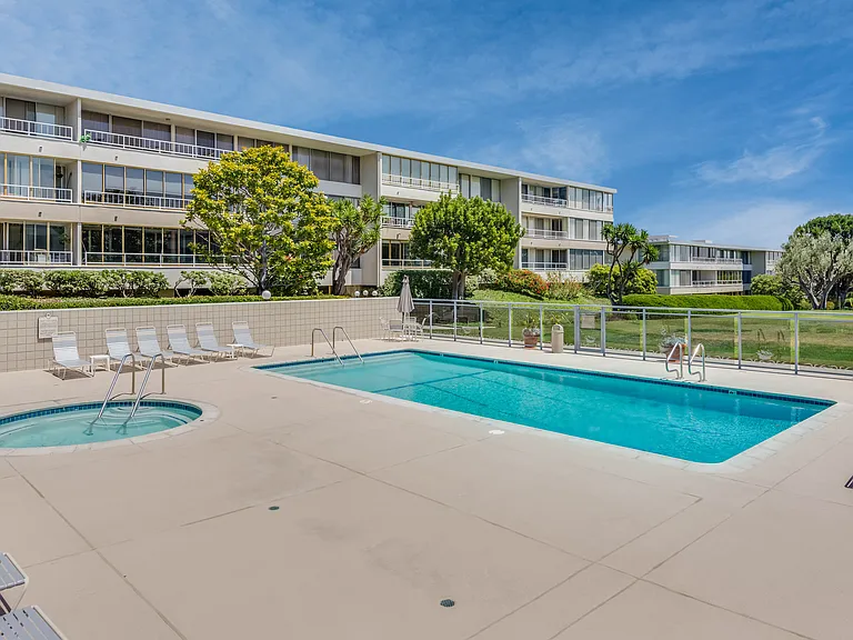 Seagate Dr — Photo 12