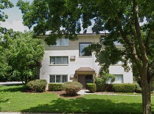 295 7th St APT 2A, Wheeling, IL 60090