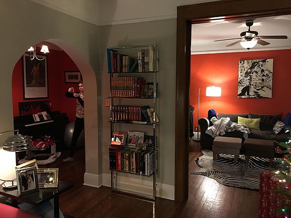 3rd image of 825 W Diversey Pkwy APT 2W