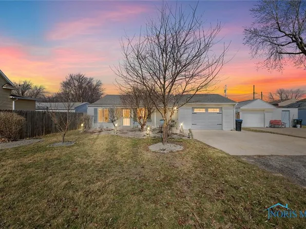 2509 Pickle Rd, Oregon, OH 43616