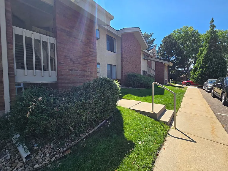 595 Manhattan Dr #203 — Photo 28