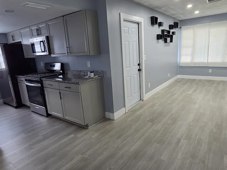 5115 Eldorado Dr — Photo 2