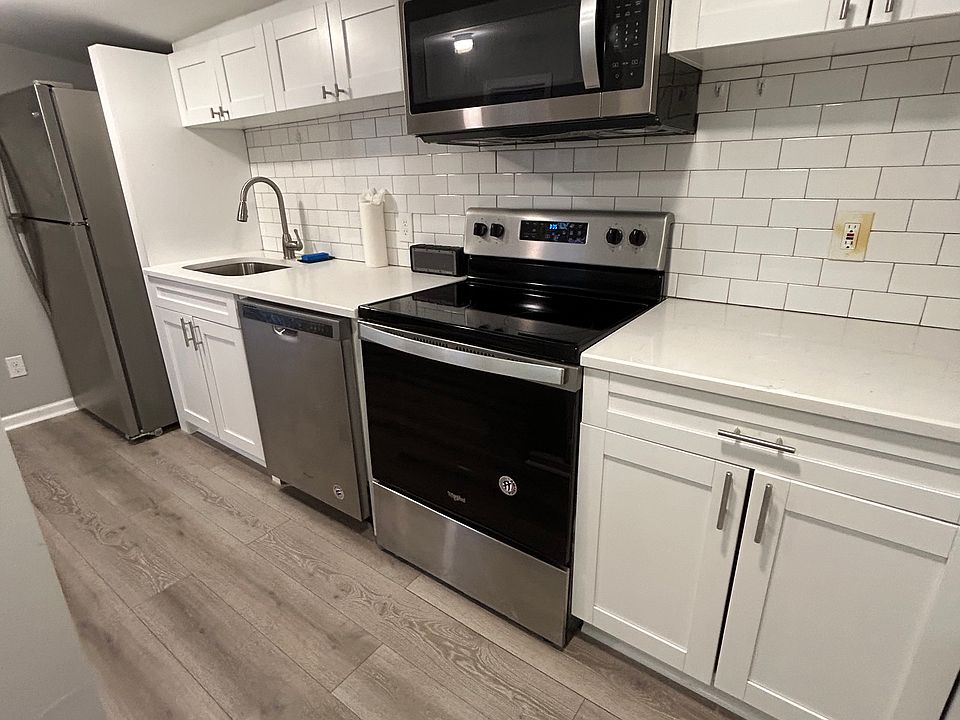 1st image of 48 Entwistle Ave Floor 2