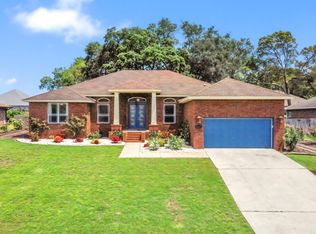 335 Grove Park Dr, Niceville, FL 32578