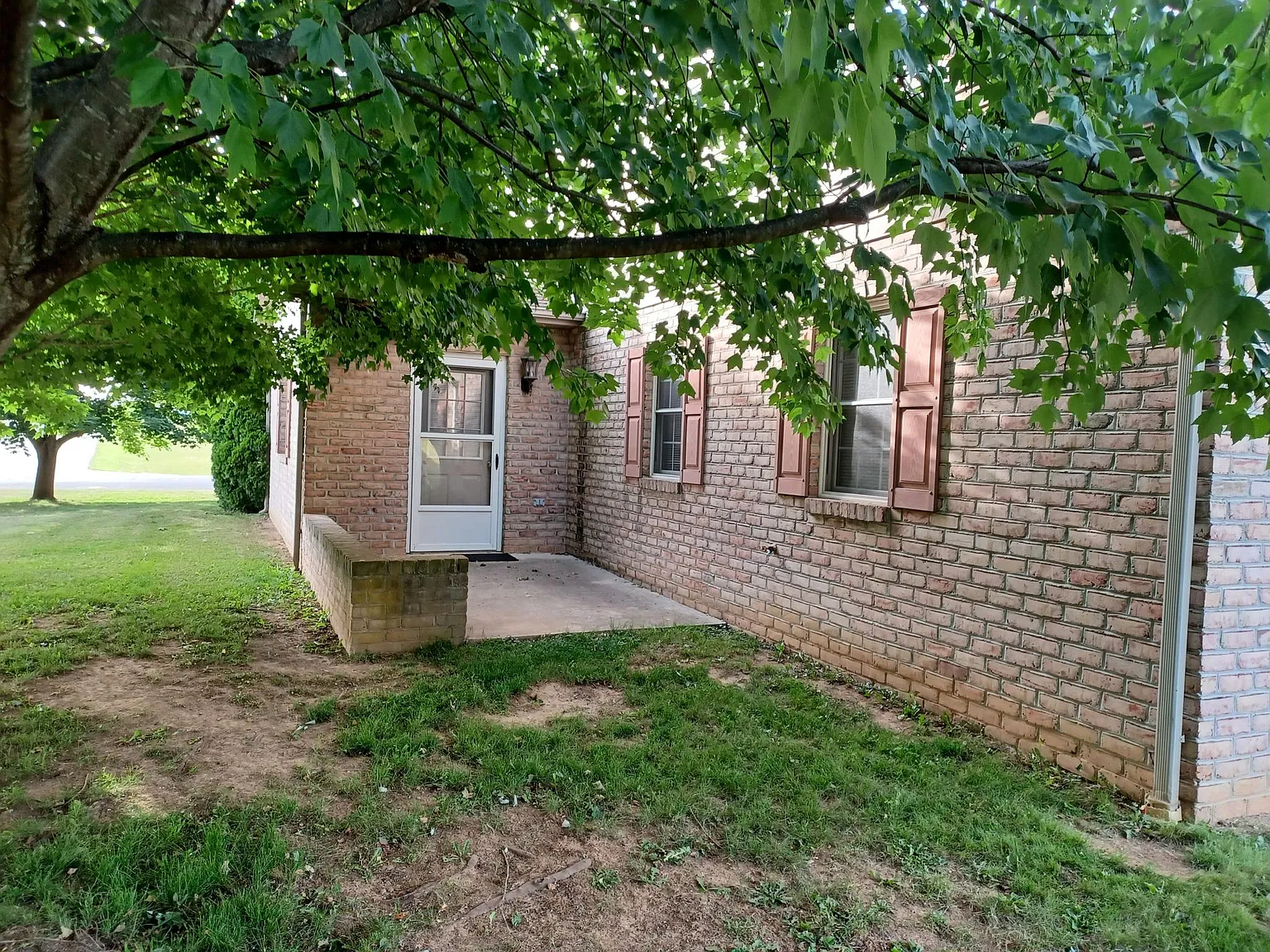 3 bed, 1394 sqft, $1,600 — Photo 2