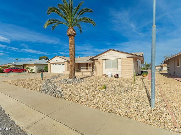 3rd image of 10910 W HUTTON Drive