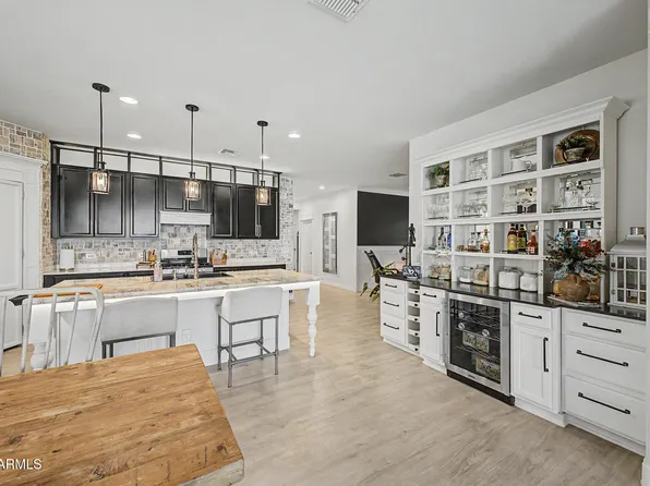 2740 W APOLLO Road, Phoenix, AZ 85041