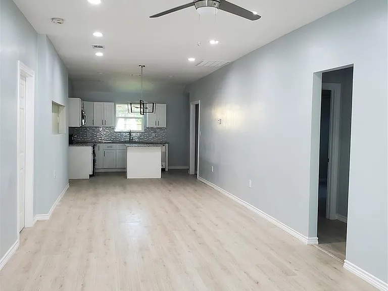 6815 Sidney St — Photo 10