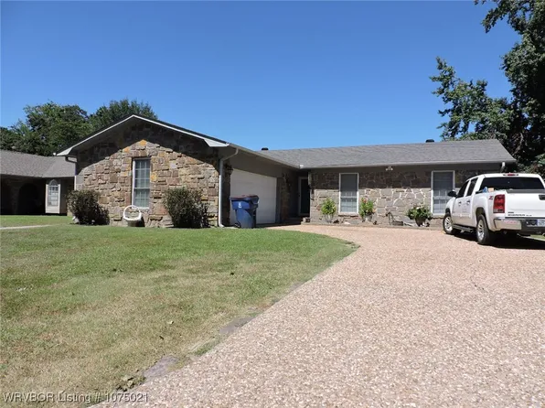 9305 S Fresno St, Fort Smith, AR 72903