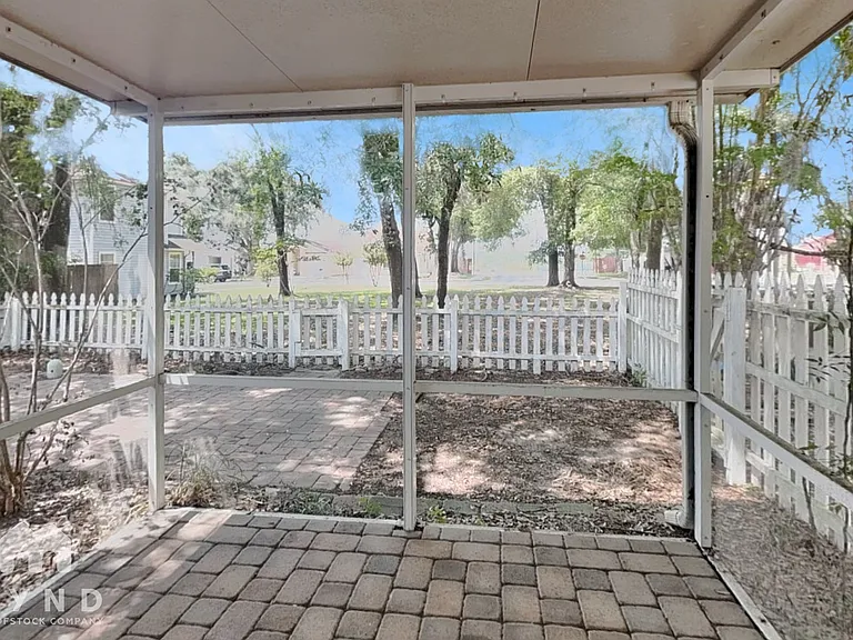 1729 Chatham Cir — Photo 16