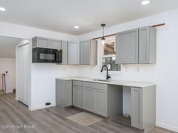 4th image of 8676 Twin Lake Dr