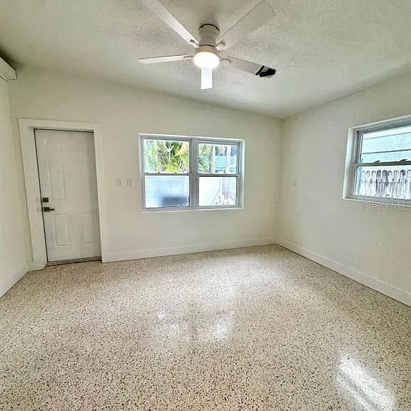 14147 Palm St #2 — Photo 16