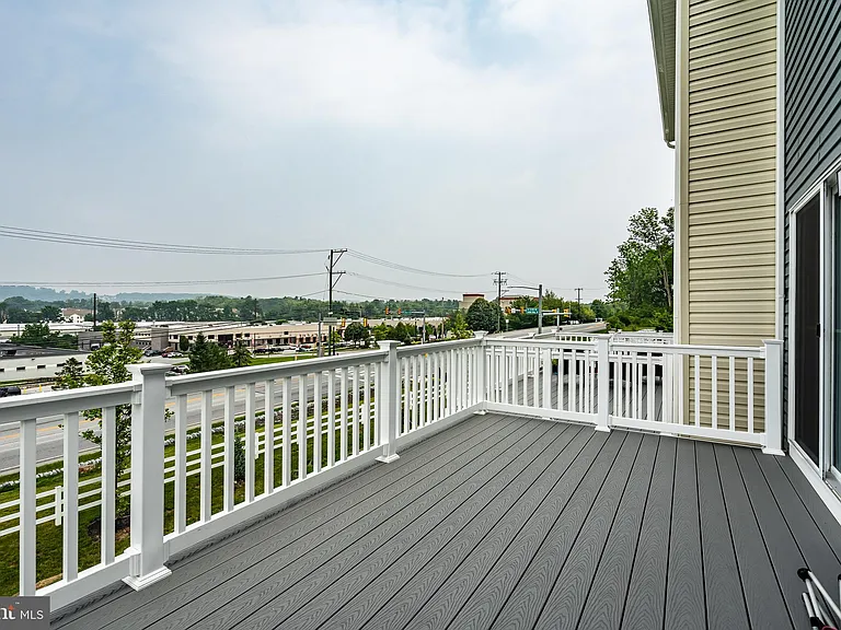 208 Chase Dr — Photo 10