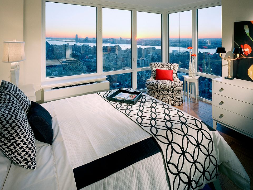1st image of 125 W 31st St APT 44H