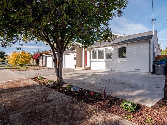3rd image of 855 Acacia Ave