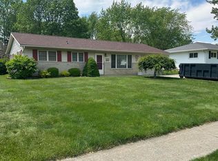 813 N Blackhoof St, Wapakoneta, OH 45895