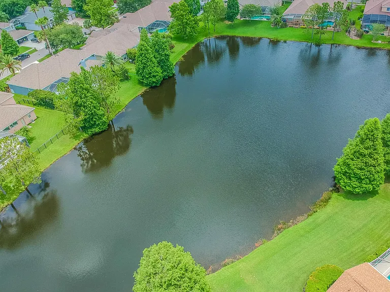 10559 Greencrest Dr — Photo 36