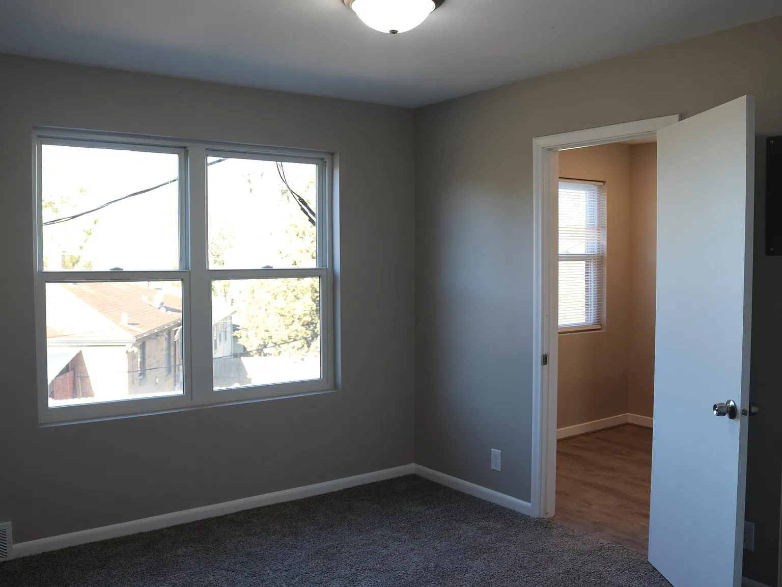 3 bed, 960 sqft, $1,000 — Photo 4