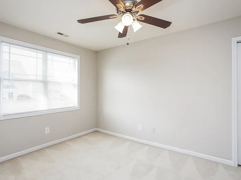 200 Willowbrook Cir — Photo 9