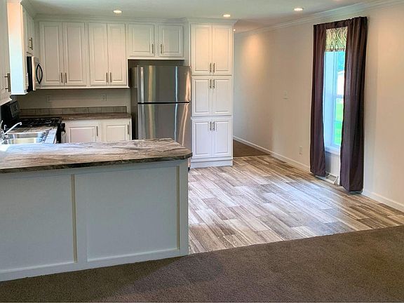 5th image of 111 Azalea Cir