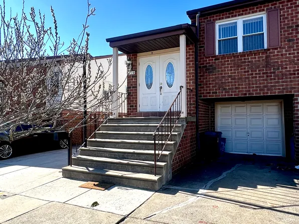 816 Hendrix St, Philadelphia, PA 19116