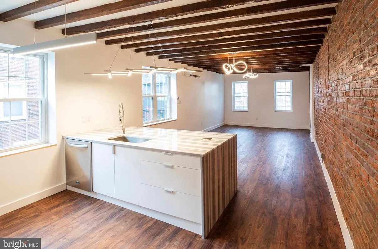 3 bed, 1335 sqft, $3,100 — Photo 4