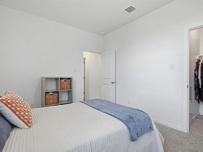12528 Cockatto Xing — Photo 21