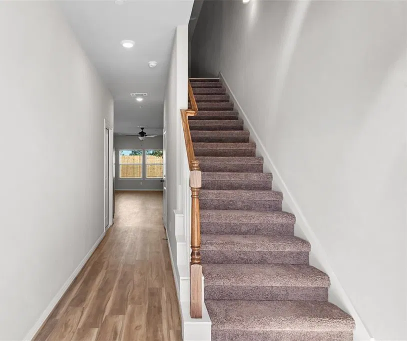 3 bed, 2.5 bath, 1436 sqft, $1,795 — Photo 2