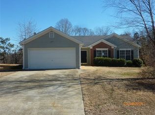 332 Briarwood Dr, Winder, GA 30680