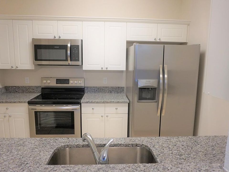 1st image of 2310 Silver Palm Dr