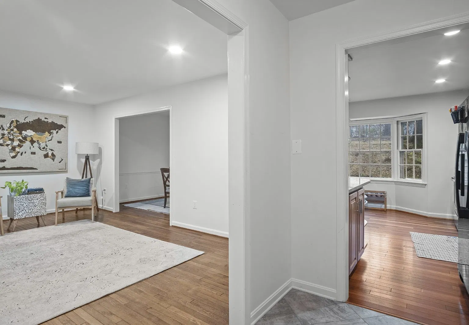 5 bed, 3.0 bath, 1406 sqft, $4,200 — Photo 3