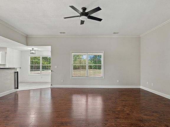 4th image of 6301 Ruth Ann Ave
