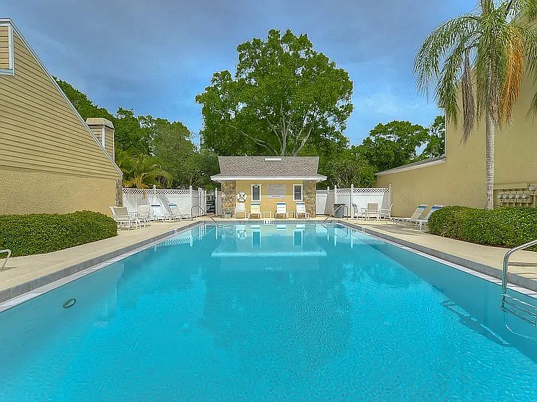 1st image of 303 Somerset Ln #303