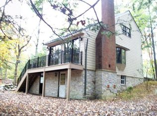 326 Clubhouse Dr, East Stroudsburg, PA 18302