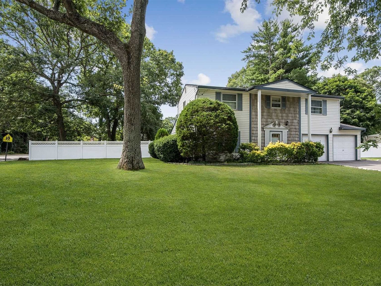 2 Shamrock Ln, Centereach, NY 11720 Zillow