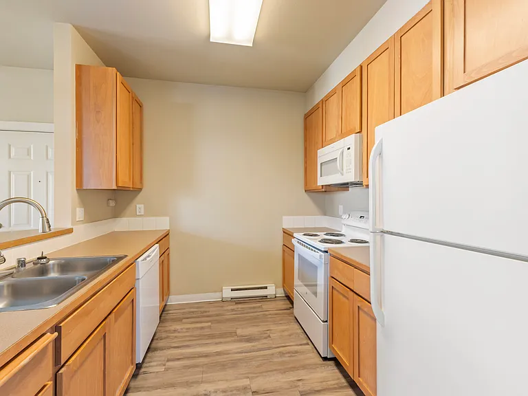 Ashton Apartments — Photo 55