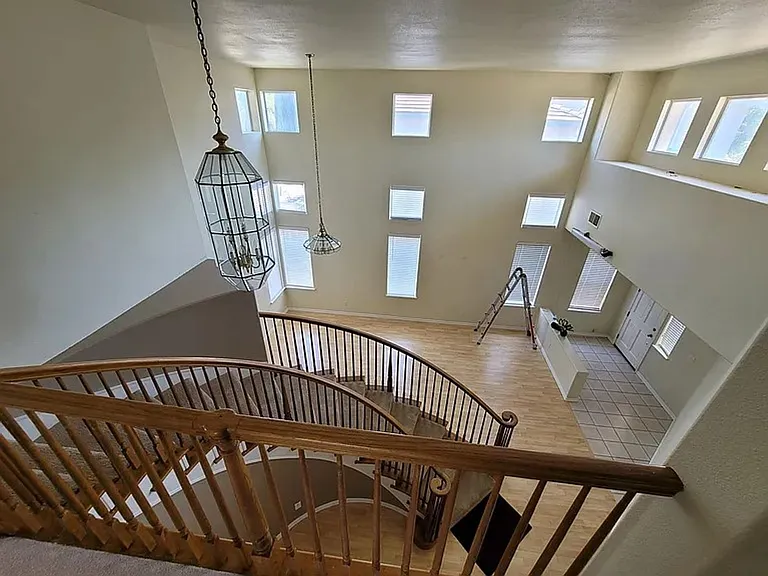 2377 Yorkshire Dr — Photo 10