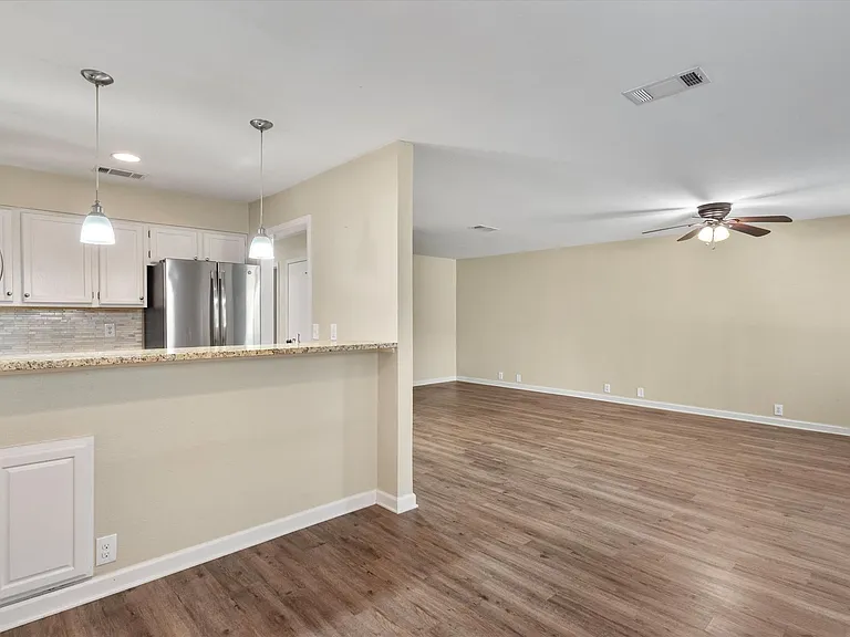 6810 Deatonhill Dr #108 — Photo 8