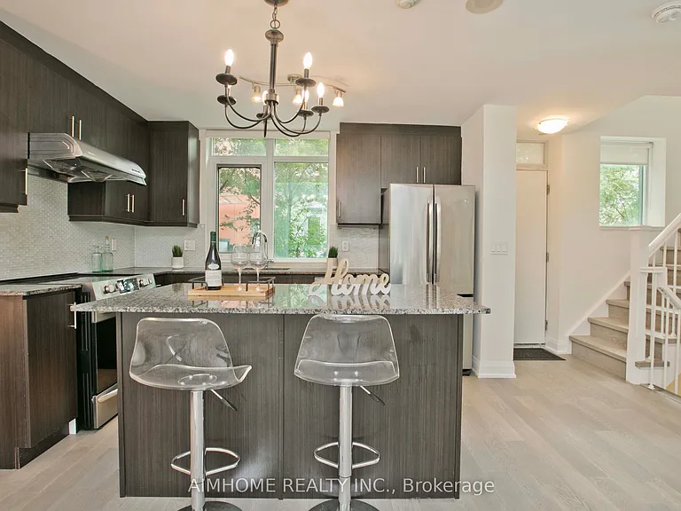 26 Churchill Ave #Townhouse 120 — Photo 14