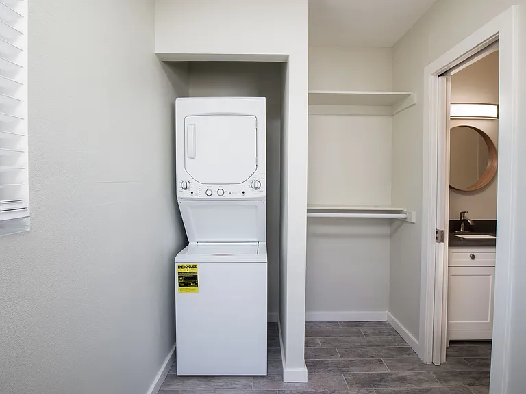 2122 W Augusta Ave #7 — Photo 22