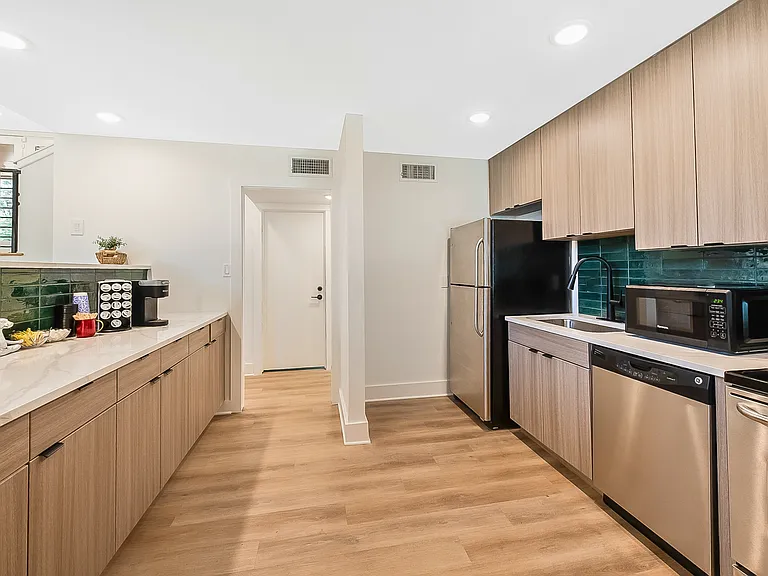 Enclave at North Point — Photo 36