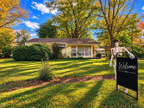1676 Delia Ave, Akron, OH 44320