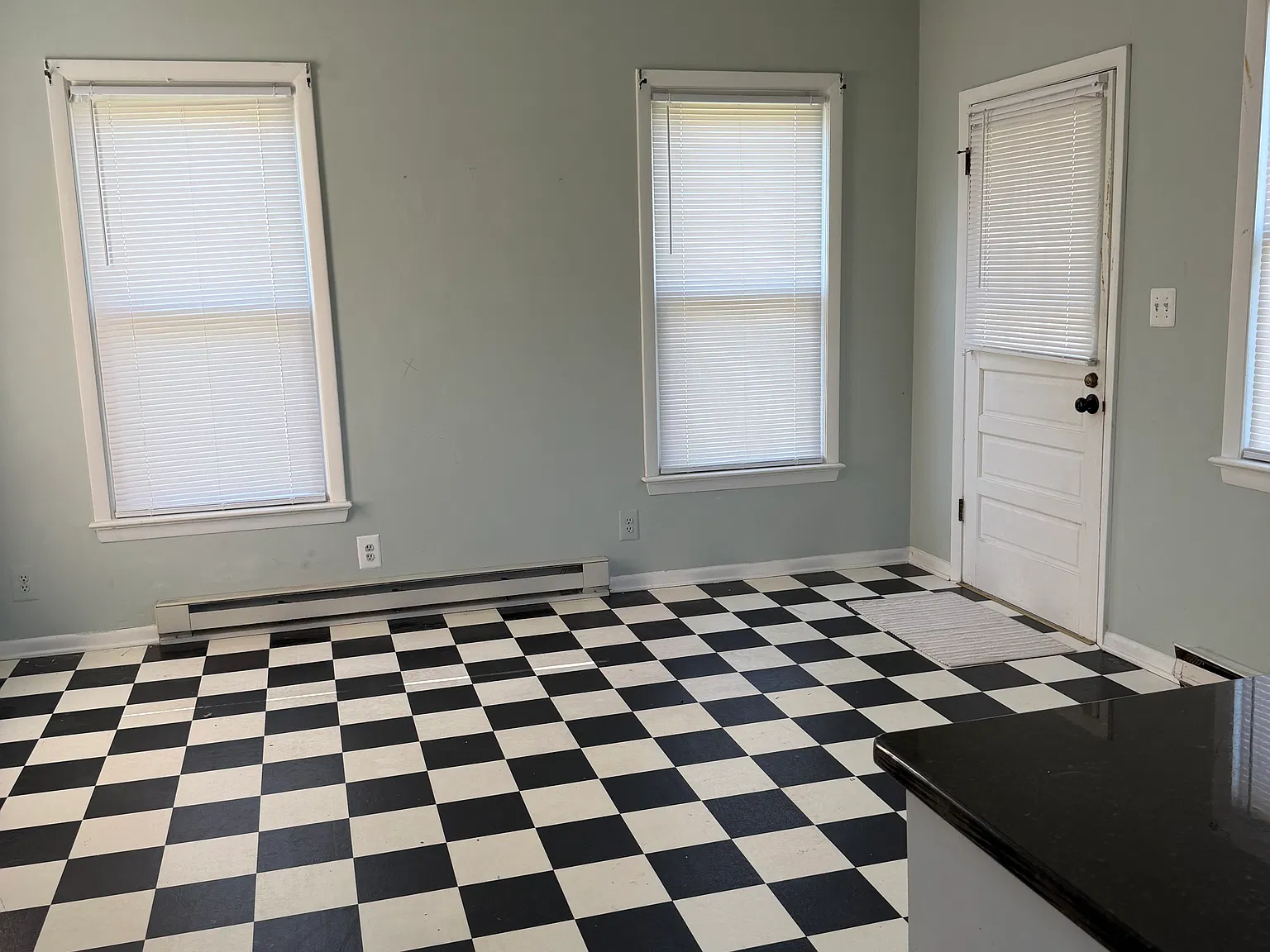2 bed, 2.5 bath, 2000 sqft, $2,000 — Photo 3