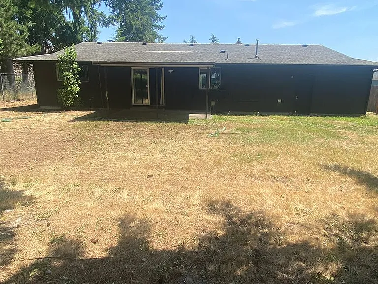 1335 Woodglen St NE — Photo 27