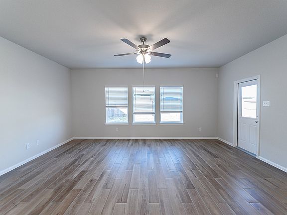 4th image of 14318 Lunan Dr