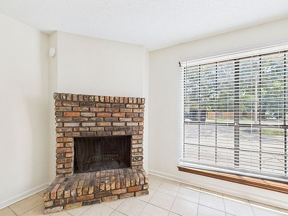 4th image of 107 Shekel Dr #A