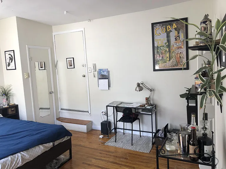 927 Pine St #302 — Photo 3