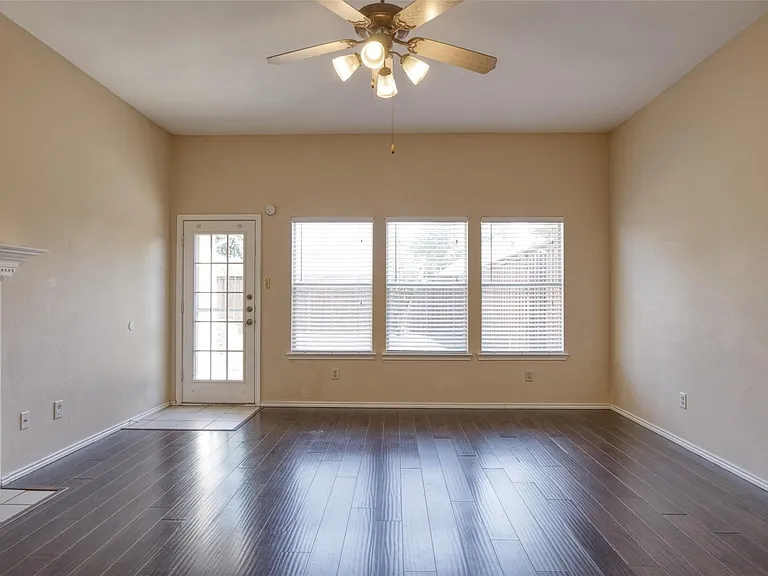 1411 Rivercrest Blvd — Photo 3