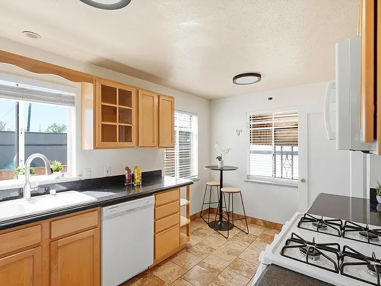 3835 Pierce St — Photo 12