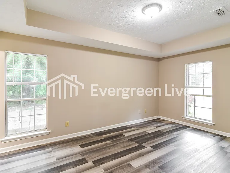 525 Saddlewood Dr — Photo 13